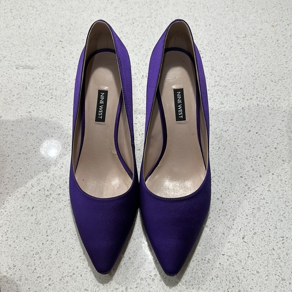 Nine West ~ Emmala Purple Satin Pointy Toe Pump - Picture 1 of 4